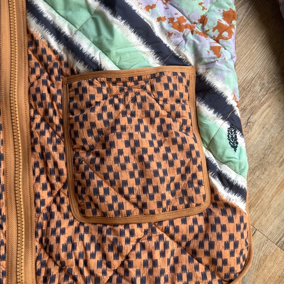 Free People Checkered Patterned puffer - Picture 6 of 11